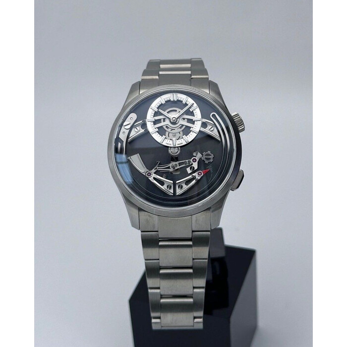 41mm • 2024 Christopher Ward C1 Bel Canto Nero Titanium Bracelet Automatic